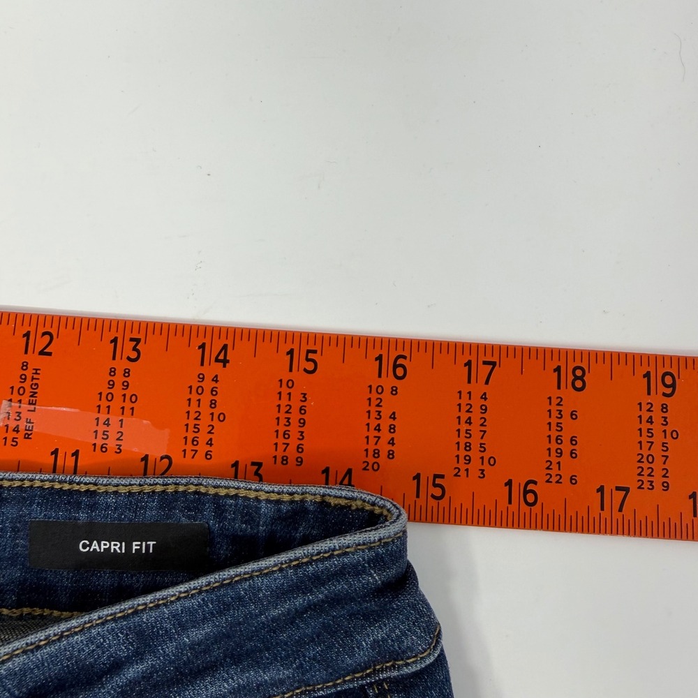 Judy Blue Capri Fit Distressed Medium Wash Denim Jeans JB88211 Size 9/29 - Picture 6 of 14